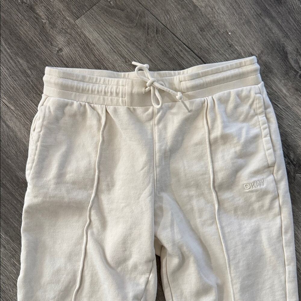 DKNY Sport Cream Pull On French Terry Joggers with Ankle Zippers Size Small - Picture 2 of 8